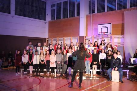 Božično-novoletni koncert Osnovne šole Toma Brejca  (39)